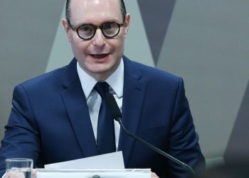 Zanin se apresenta aos senadores da CCJ