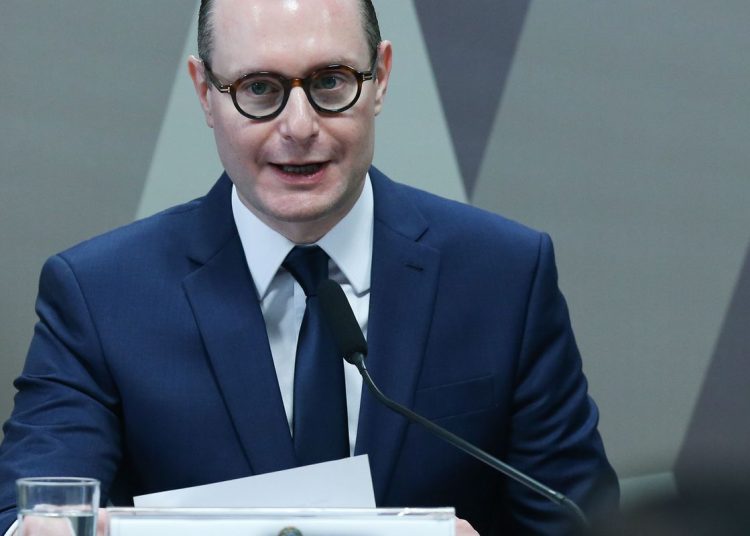Zanin se apresenta aos senadores da CCJ