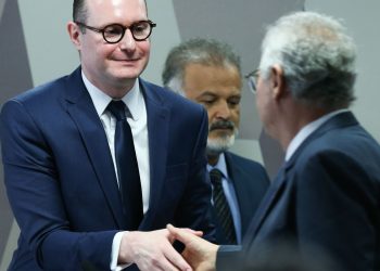 CCJ do Senado aprova indicação de Cristiano Zanin para vaga no STF