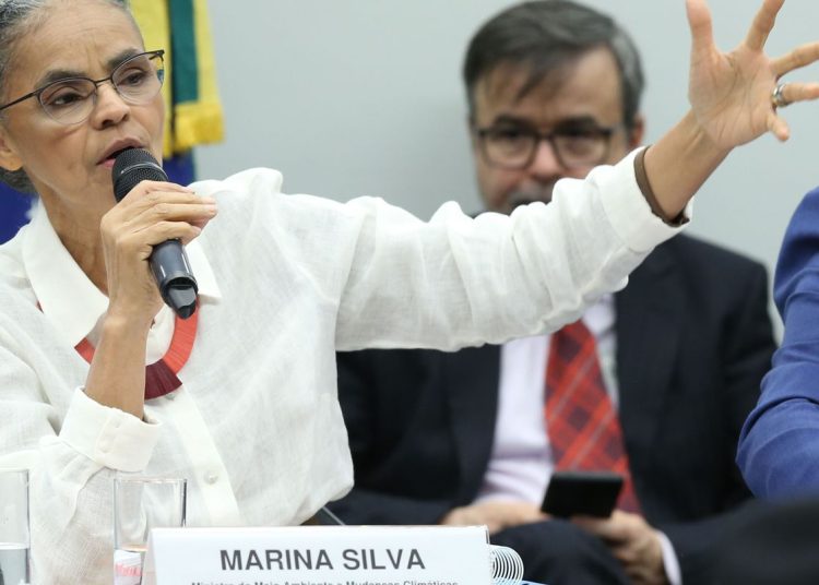 “Nosso tempo para agir está se esgotando”, diz Marina Silva
