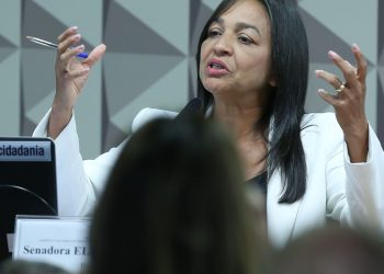 Relatora da CPMI rebate versão de coronel sobre mensagens a Mauro Cid