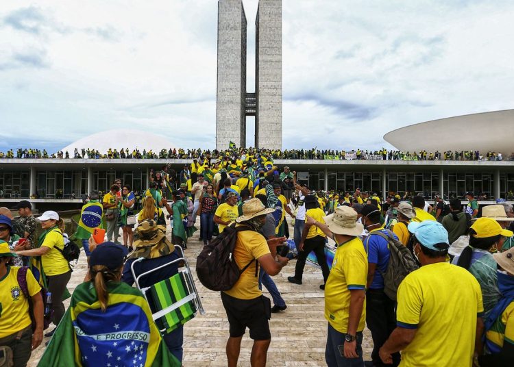 STF marca julgamento de 45 acusados de participar de atos golpistas