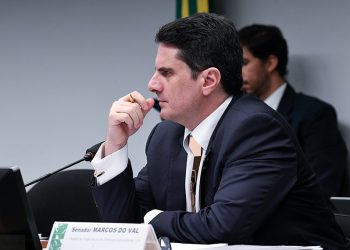 Randolfe e Renan representam contra Marcos do Val no Conselho de Ética do Senado