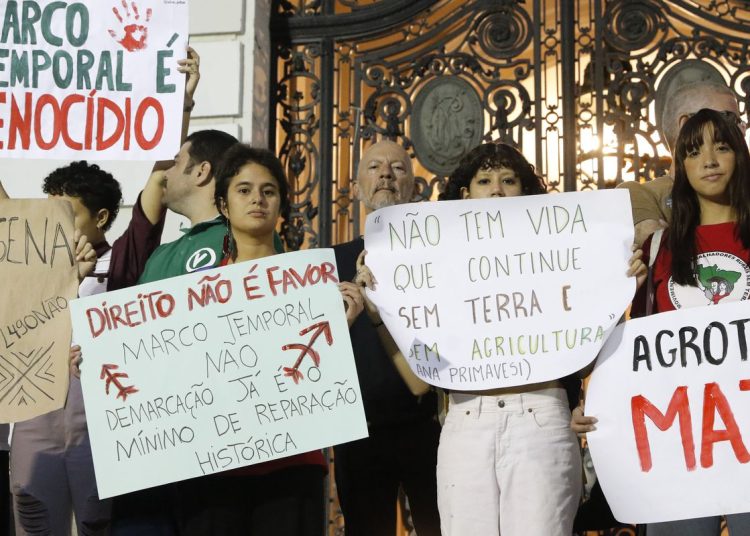 ONGS promovem ato no Rio contra desmonte socioambiental no país