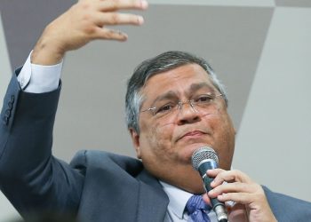 “Não podemos ser escravos de algoritmos”, diz ministro da Justiça