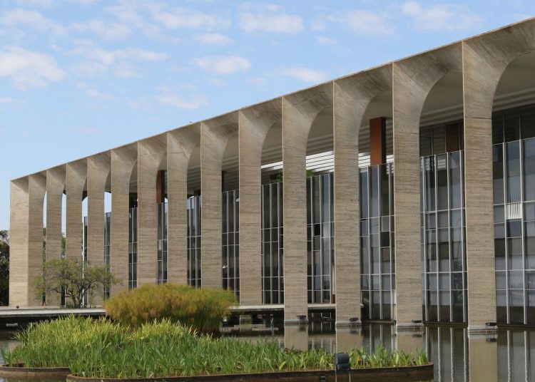 Itamaraty amplia concurso público para carreira de diplomata Itamaraty amplia concurso público para carreira de diplomata