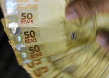 Receita abre na sexta consulta a segundo lote de restituição do IR