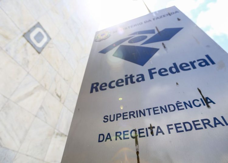 Receita abre nesta sexta-feira consulta a segundo lote de restituição do IR