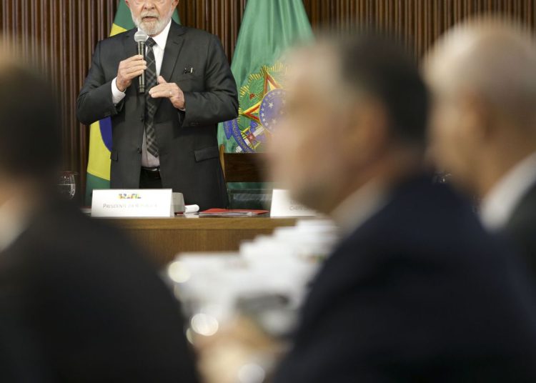 Está proibido ter novas ideias antes de cumprir o prometido, diz Lula