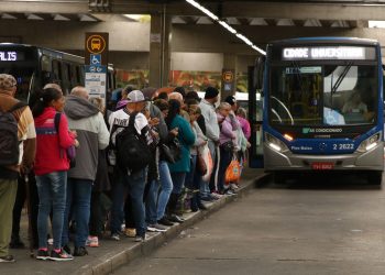 SP: vereadores propõem lei que dará passe livre para baixa renda