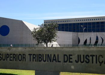 STJ adia julgamento de recurso para restabelecer condenação do ex-coronel do Exército, Carlos Ustra