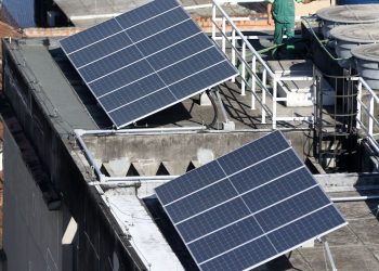 Brasil chega a 2 milhões de placas de energia solar em telhados