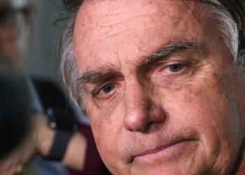 Maioria do TSE condena Bolsonaro à inelegibilidade por oito anos