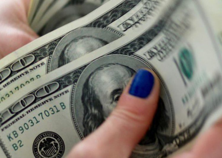 Dólar fecha abaixo de R$ 4,80 pela primeira vez em duas semanas