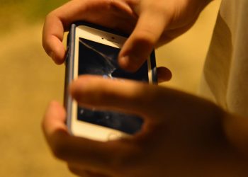 Diálogo é importante para segurança das crianças na internet