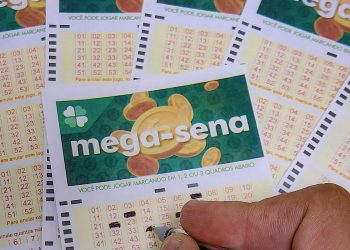 Ninguém acerta sorteio e prêmio da Mega-Sena acumula de novo