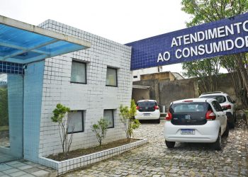 Procon esclarece lei que permite preço diferente em pagamento à vista ou no cartão