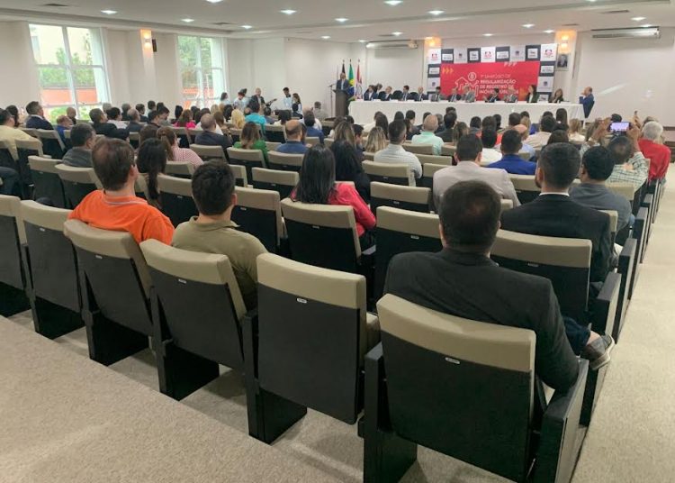 Simpósio sobre Regularização de Registro de Imóveis Públicos lota auditório da ESMA