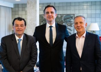 Relatores da reforma tributária se encontram sob bênção de Pacheco