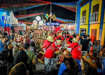 Cortejo Junino encanta forrozeiros na penúltima noite do Maior São João