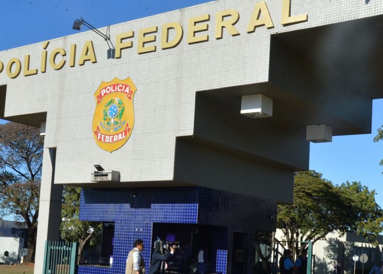 PF prende suspeitos de envolvimento em crimes violentos no Paraná