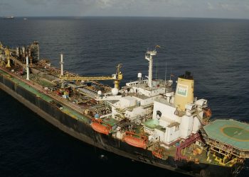 Petrobras conclui leilão para primeira reciclagem verde de plataforma