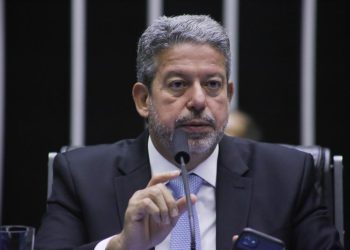 Arthur Lira nega que ações judiciais contra jornalistas sejam censura