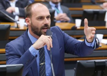 Eduardo Bolsonaro vira alvo de representação por comparar professores a traficantes