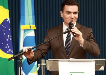 Celso Sabino aceita convite de Lula para o Ministério do Turismo