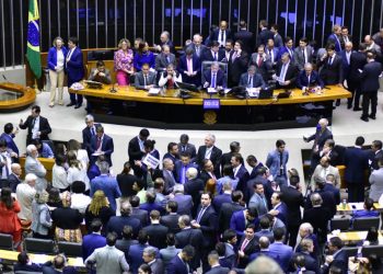 Câmara vai concluir votação da reforma tributária nesta sexta-feira