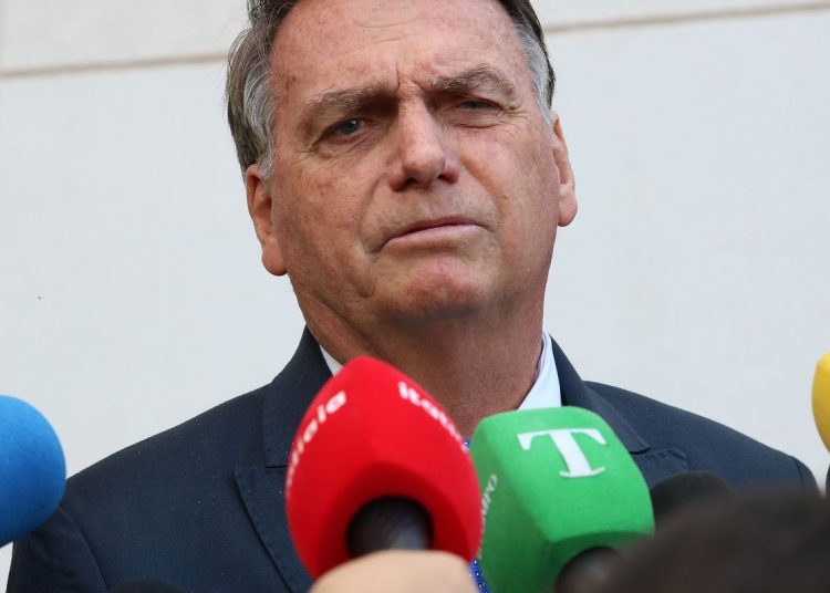 PGR pede acesso a postagens de Bolsonaro sobre eleições