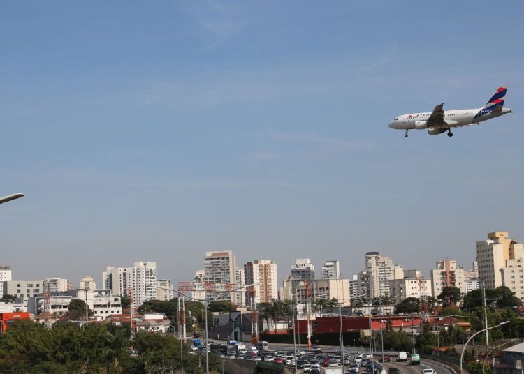 Número de turistas estrangeiros no Brasil cresce 108% em 2023