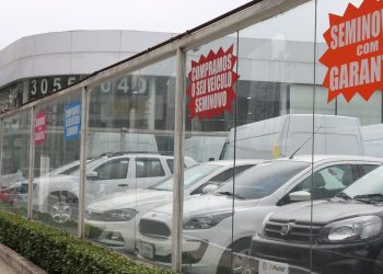 Governo encerra programa de desconto para carros leves
