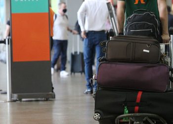 PF prende 16 envolvidos em esquema de troca de etiquetas de malas