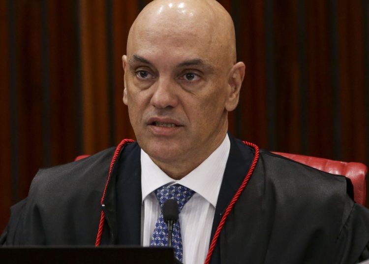 PF identifica pessoas que hostilizaram Alexandre de Moraes na Itália PF identifica pessoas que hostilizaram Alexandre de Moraes na Itália