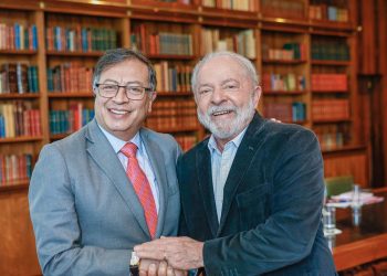 Lula e presidente da Colômbia se reúnem para discutir Amazônia