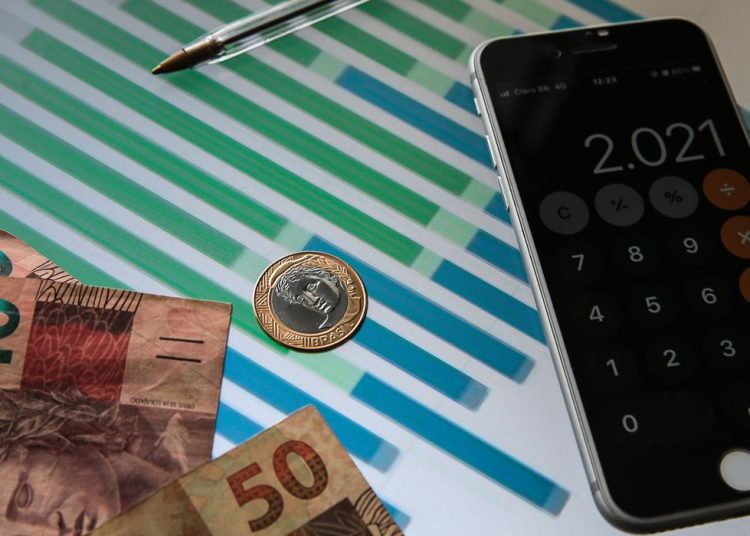 Procon promove mutirão de renegociação de dívidas por toda Paraíba; entenda