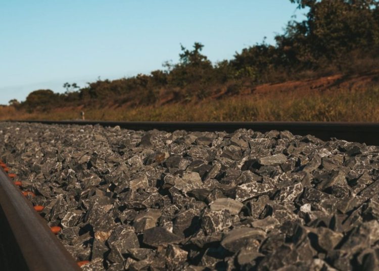 Presidente defende investimento em ferrovias