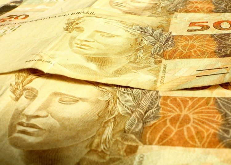 IFI do senado prevê queda na taxa de juros em agosto