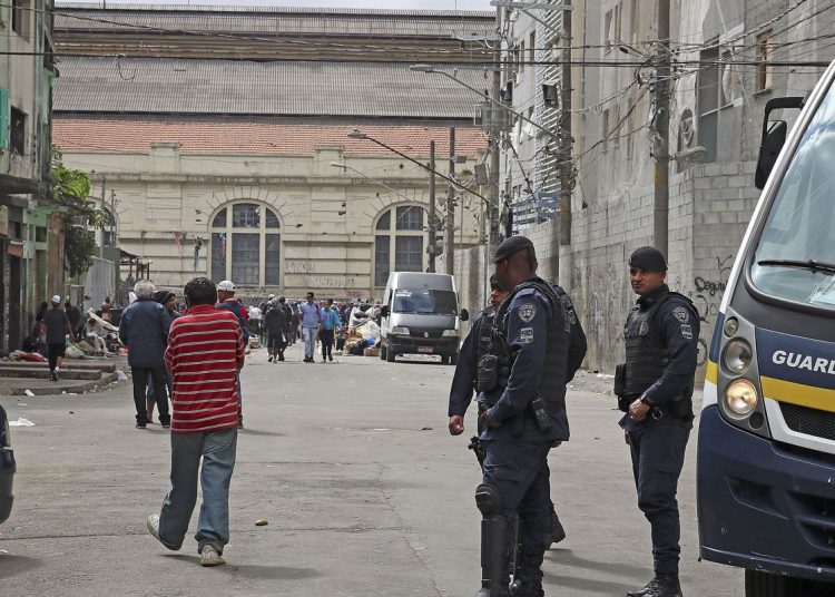 Justiça libera seis dos 18 presos na Cracolândia no sábado