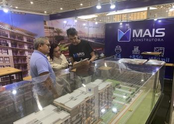 Visitantes aproveitam condições especiais da Mais Construtora em Salão Imobiliário