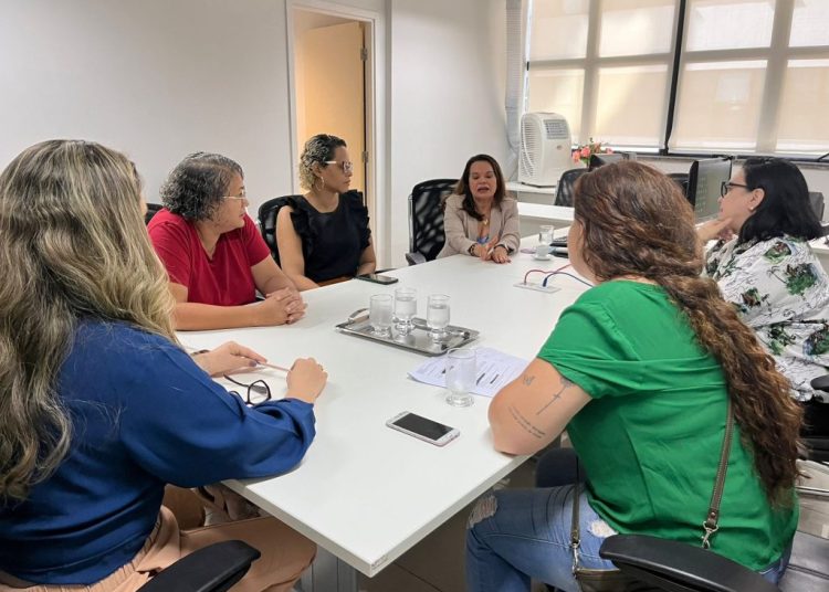 Transgêneros: Justiça do Piauí discute parceria para mutirões de retificação de registro Transgêneros: Justiça do Piauí discute parceria para mutirões de retificação de registro