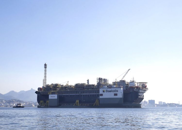 Produção de petróleo e gás no pré-sal cresce 5,9% de abril para maio
