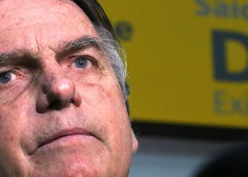 Ministro envia ao TCU decisão que condena Bolsonaro à inelegibilidade