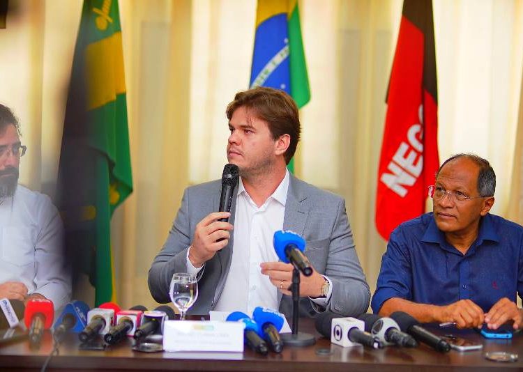 Bruno defende medidas administrativas para garantir conclusão de grandes obras em Campina