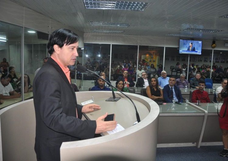 13 de dezembro: Napoleão Maracajá homenageia Luiz Gonzaga na Câmara e lamenta fechamento de museu dedicado à obra do artista