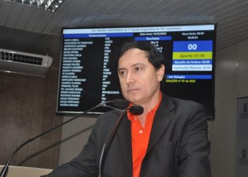 Napoleão cobra das secretarias municipais respostas aos requerimentos feitos pelos vereadores: ‘Ou estamos produzindo para alimentar traças?’