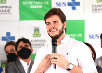 Bruno recua e desiste de proibir desfiles de blocos em Campina Grande