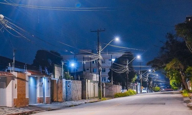Prefeitura inicia a instalação de mais 900 novos pontos de iluminação em Campina Grande