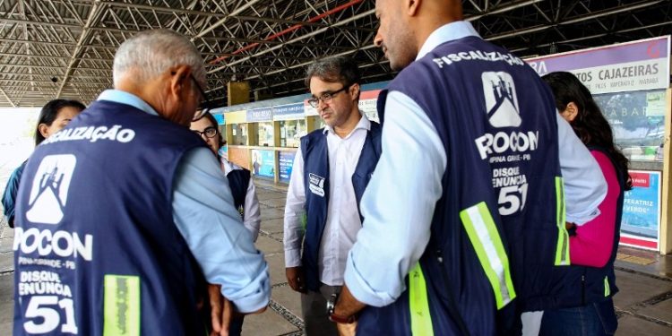 Procon-CG realiza pit stop de conscientização para direitos dos idosos